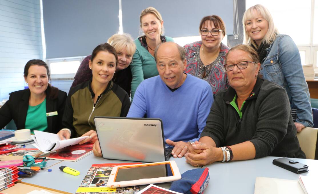 NEW APPROACH: Co-founder of the Big Picture program in the US, Elliot Washor, in a workshop with teachers at Morisset High School. Picture: David Stewart