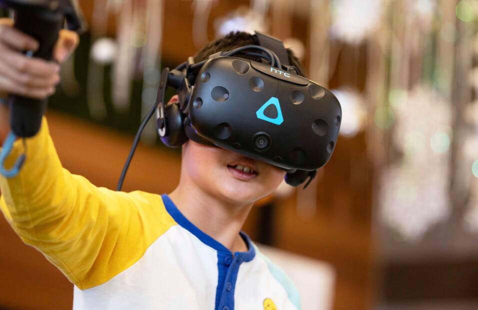 FREE FUN: Treat the kids to some virtual reality activities at the VR stations at Lake Haven Shopping Centre from January 13 to 17. Picture: Supplied