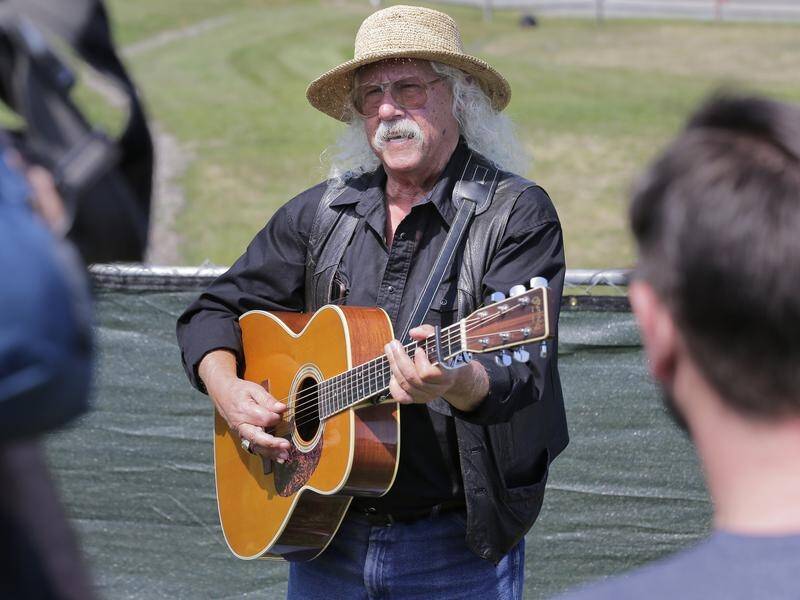 Woodstock veteran Arlo Guthrie has kicked off a weekend of events remembering the 1969 concert .
