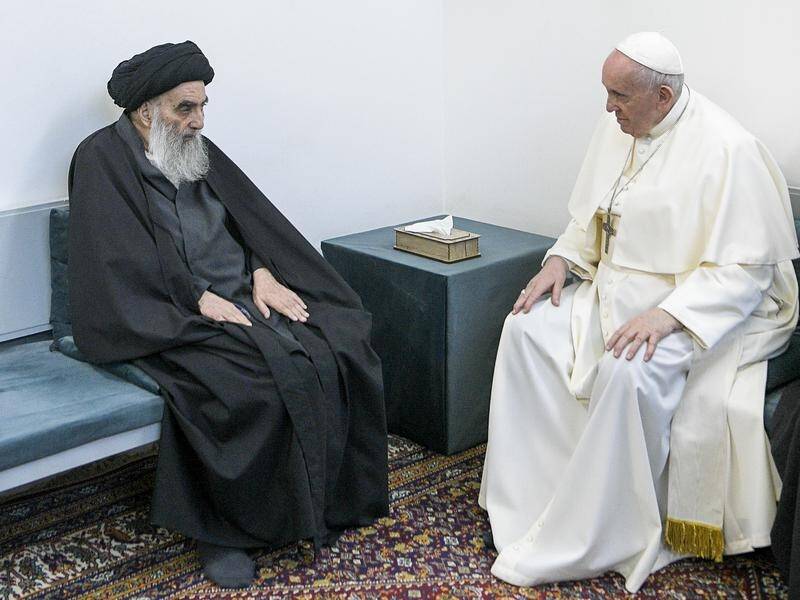Pope Francis has had a historic meeting with Shi'ite cleric Grand Ayatollah Ali al-Sistani.